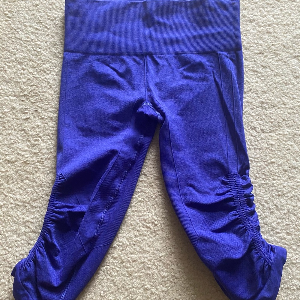 Lululemon Ebb to Flow Crop